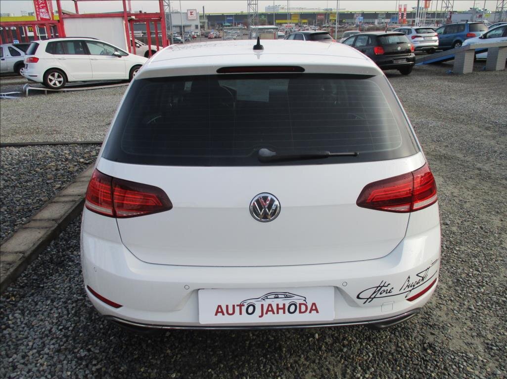 Volkswagen Golf Hatchback 999,0 63 kw