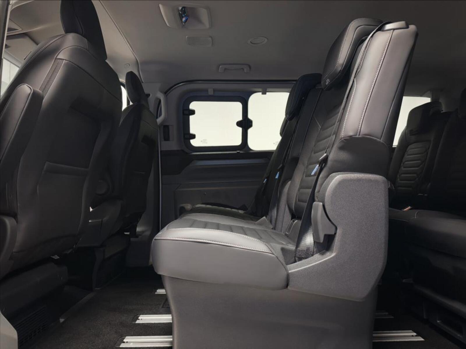 Ford Tourneo Custom 15