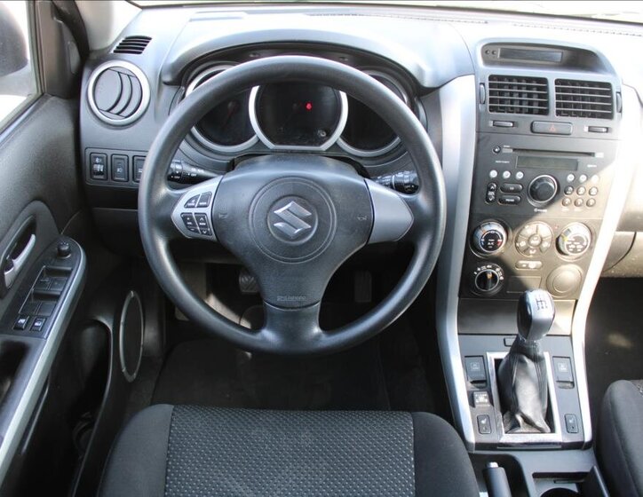 Suzuki Grand Vitara Kombi 2,0 l 103 kw