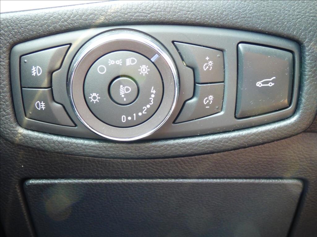 Ford S-MAX MPV 2,0 l 110 kw