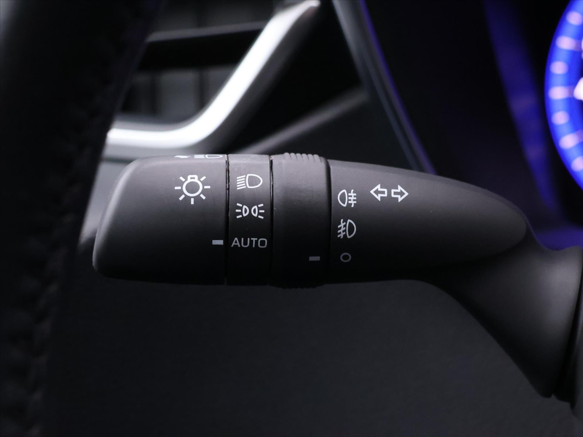 Toyota Corolla Sedan 1,5 l 92 kw