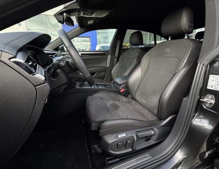 Volkswagen Arteon Liftback 2,0 l 206 kw