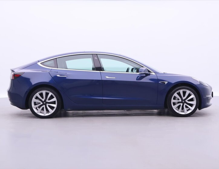 Tesla Model 3 Sedan / Limuzína 0,0 324 kw