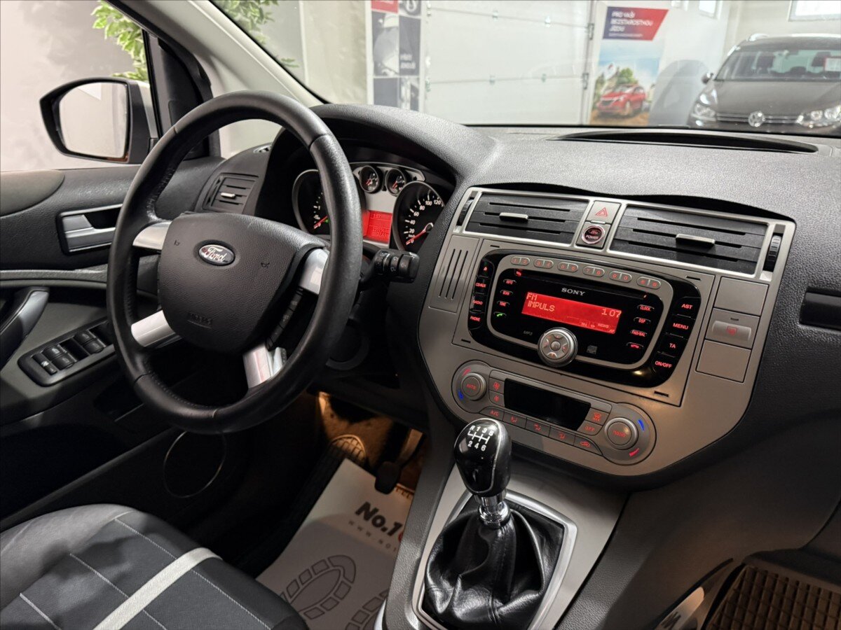 Ford Kuga SUV / Terénní 2,0 l 100 kw