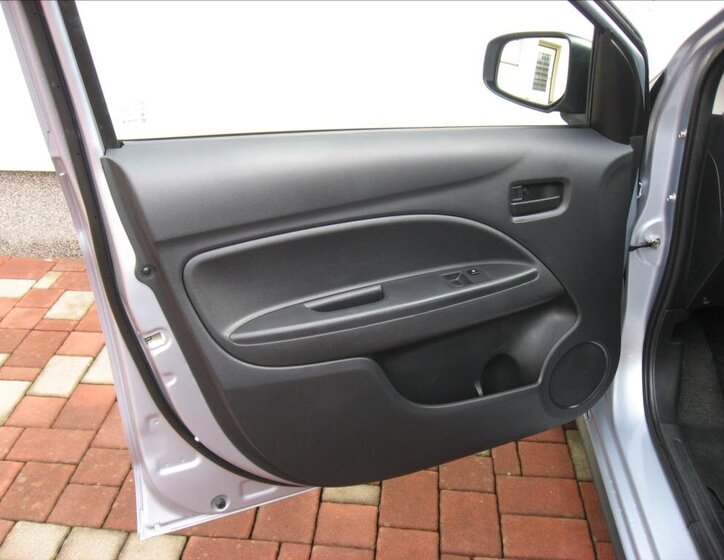 Mitsubishi Space Star Hatchback 999,0 52 kw