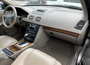 Volvo XC90 SUV 2,4 l 120 kw