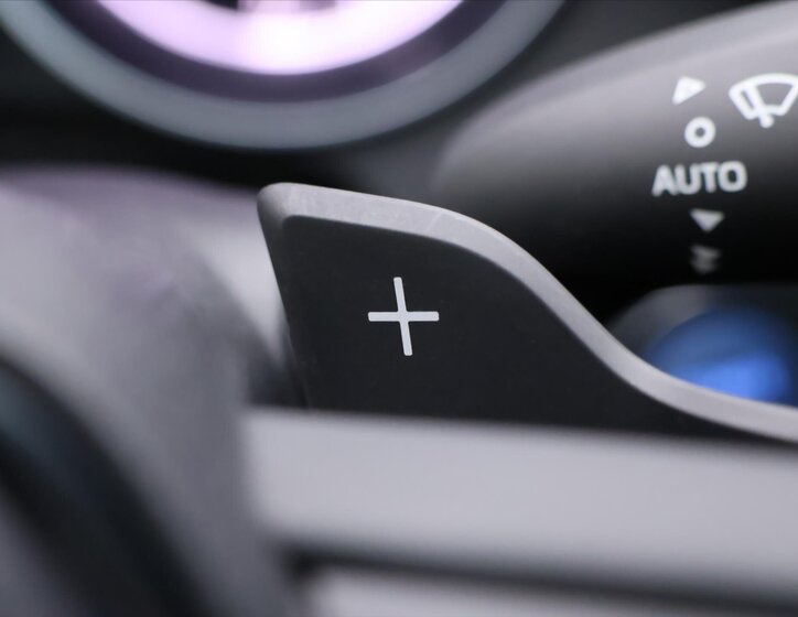 Toyota Camry Sedan / Limuzína 2,5 l 131 kw