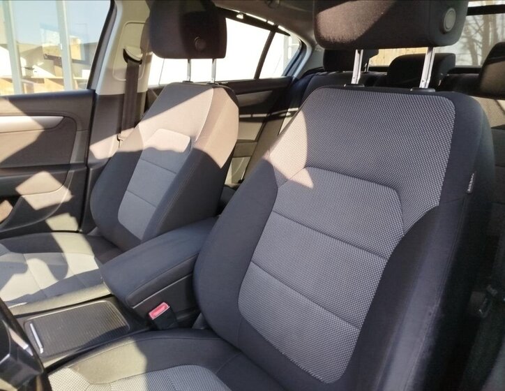 Volkswagen Passat Ostatní 1,4 l 90 kw