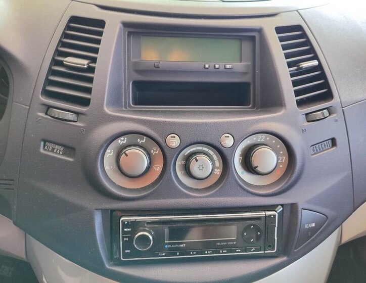 Mitsubishi Grandis MPV 2,4 l 121 kw