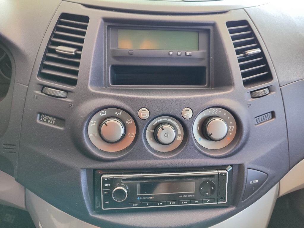 Mitsubishi Grandis MPV 2,4 l 121 kw