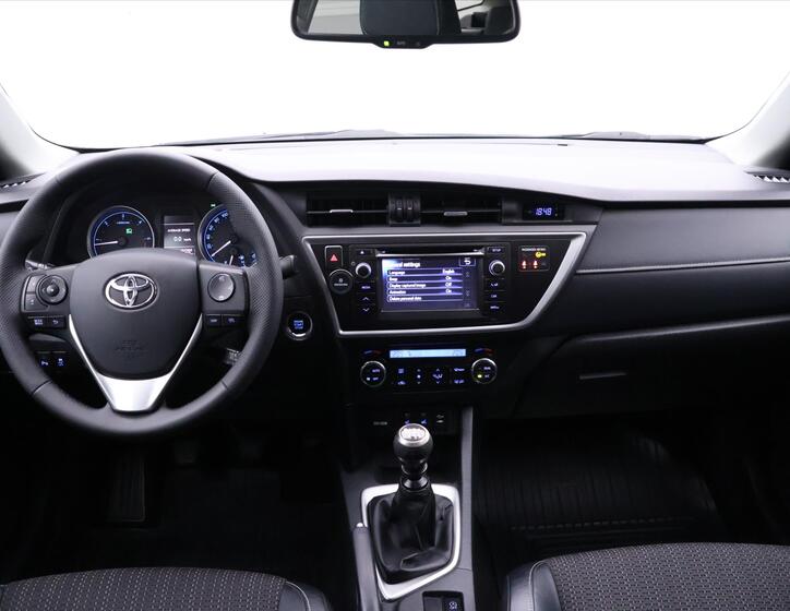 Toyota Auris 24