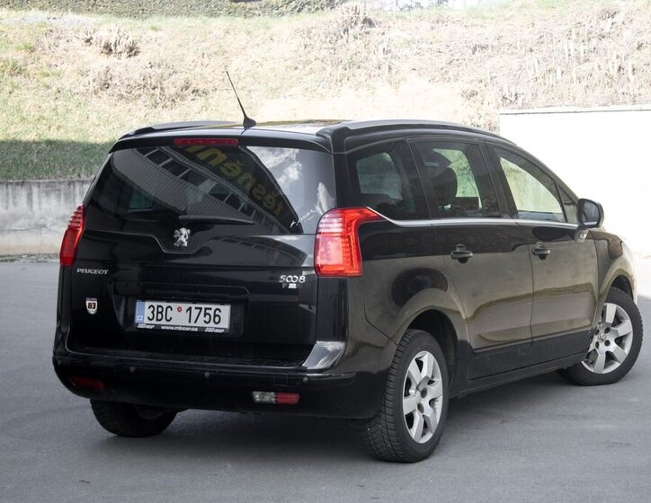Peugeot 5008 SUV / Terénní 2,0 l 110 kw