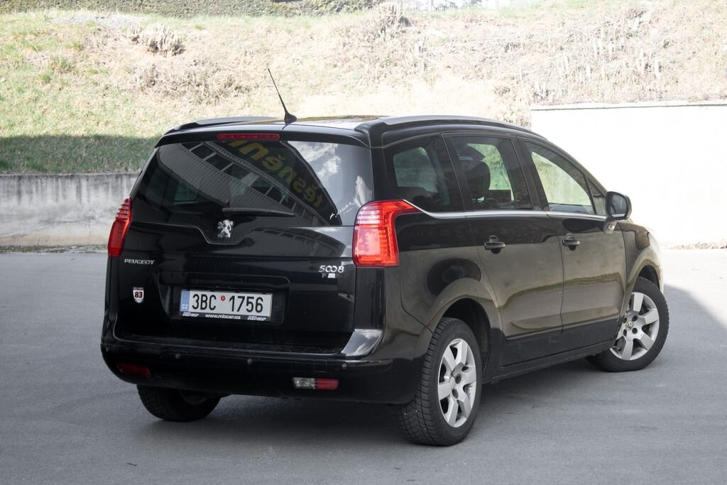 Peugeot 5008 SUV / Terénní 2,0 l 110 kw