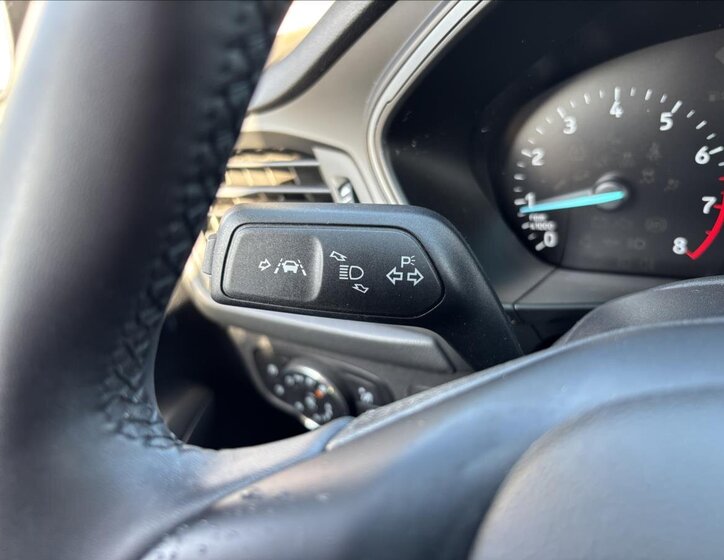 Ford Focus Kombi 999,0 92 kw