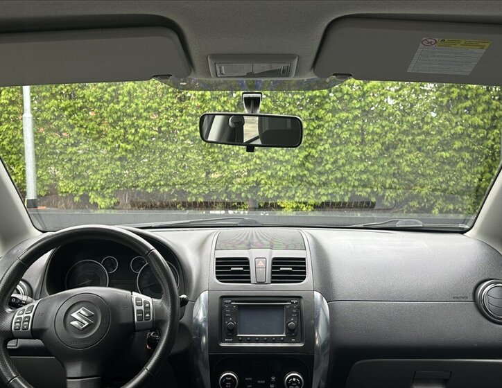 Suzuki SX4 Hatchback 2,0 l 99 kw