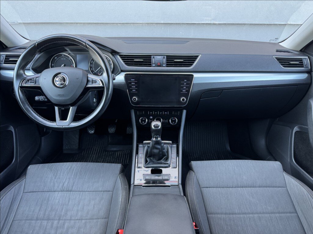 Škoda Superb Sedan / Limuzína 2,0 l 140 kw