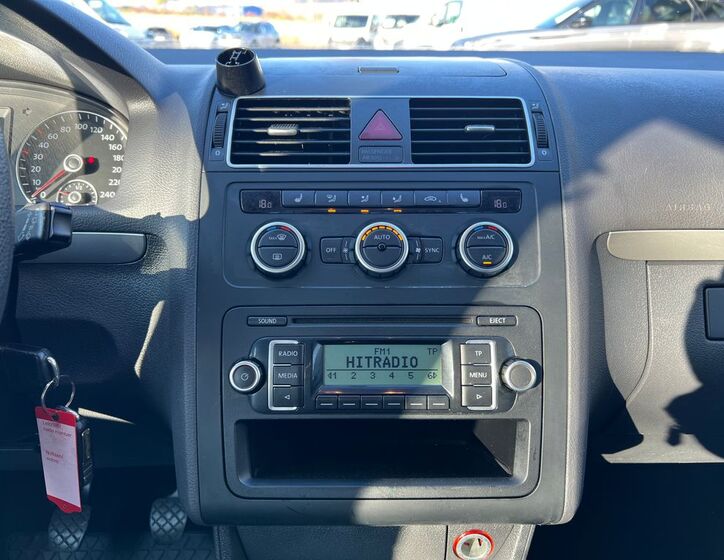 Volkswagen Touran 11