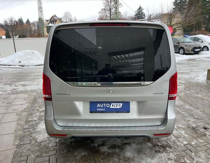 Mercedes-Benz Třídy V 5