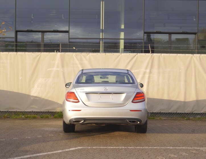 Mercedes-Benz Třídy E Sedan 2,0 l 180 kw