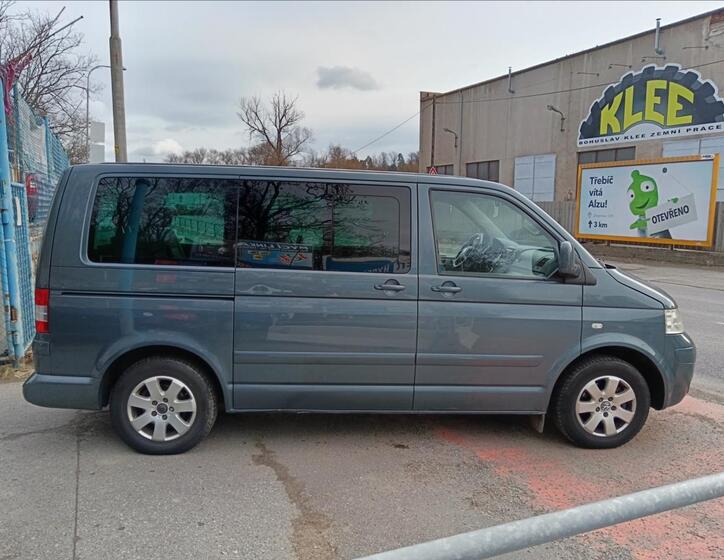Volkswagen Multivan 13