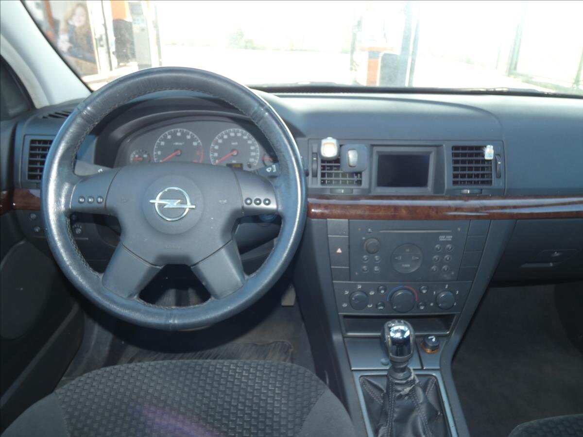 Opel Vectra Sedan / Limuzína 2,2 l 108 kw