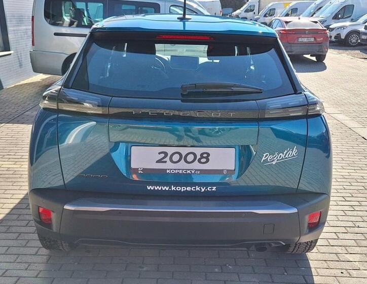 Peugeot 2008 4