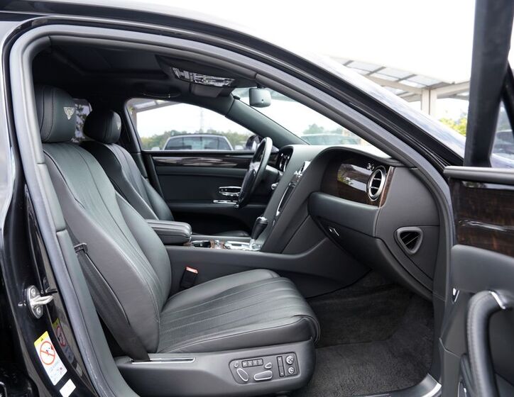 Bentley Flying Spur 30