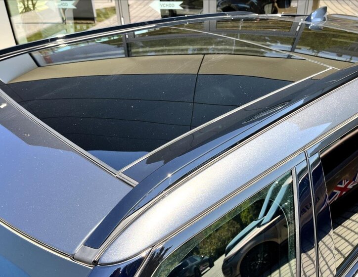 Land Rover Range Rover Velar SUV / Terénní 2,0 l 150 kw