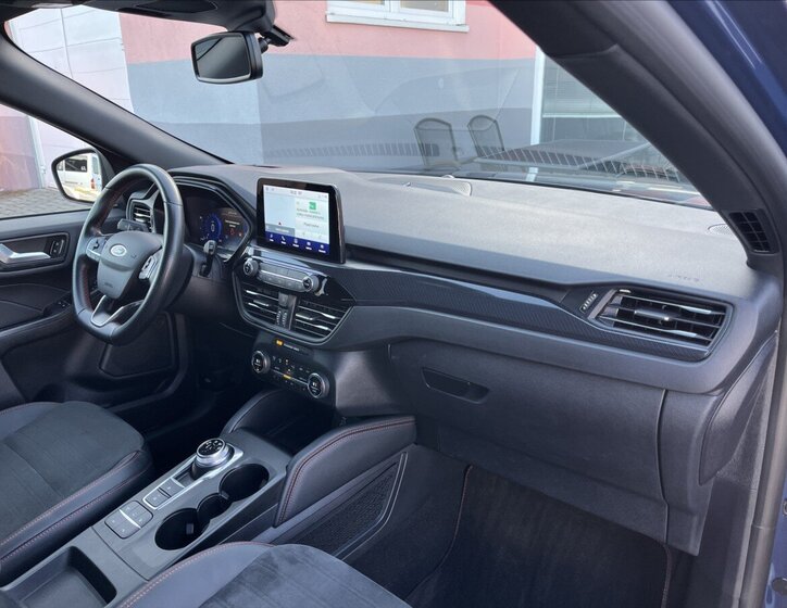 Ford Kuga SUV / Terénní 2,5 l 165 kw