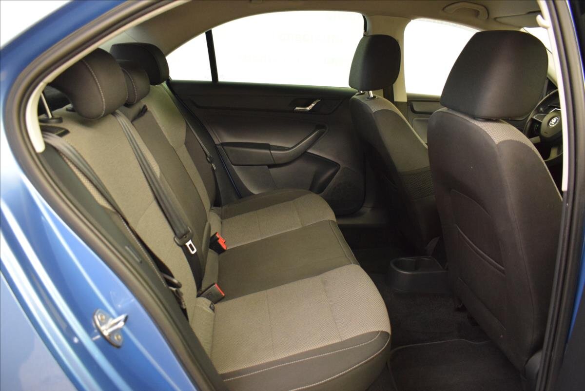 Škoda Rapid Liftback 1,2 l 77 kw