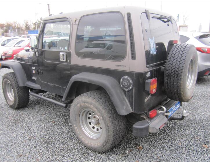 Jeep Wrangler 6