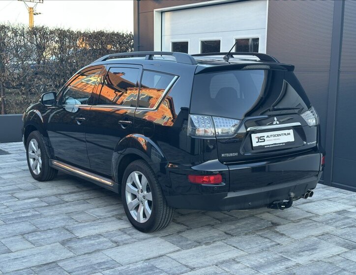 Mitsubishi Outlander SUV / Terénní 2,3 l 130 kw