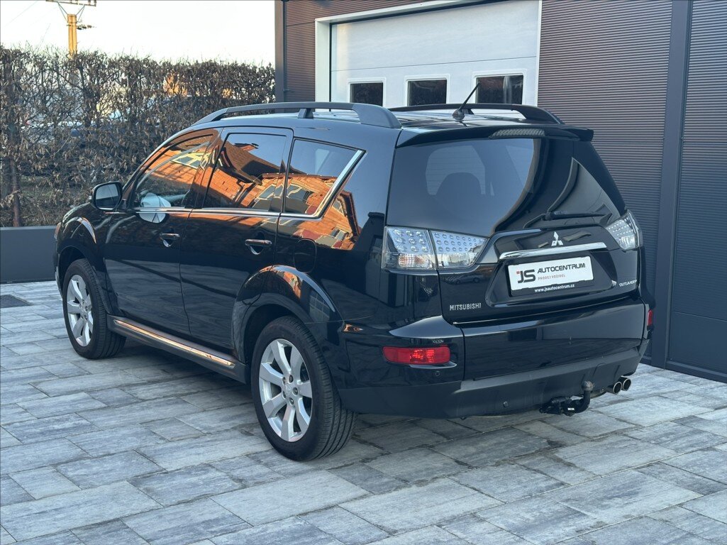 Mitsubishi Outlander SUV / Terénní 2,3 l 130 kw