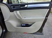 Volkswagen Touareg SUV / Terénní 4,1 l 250 kw