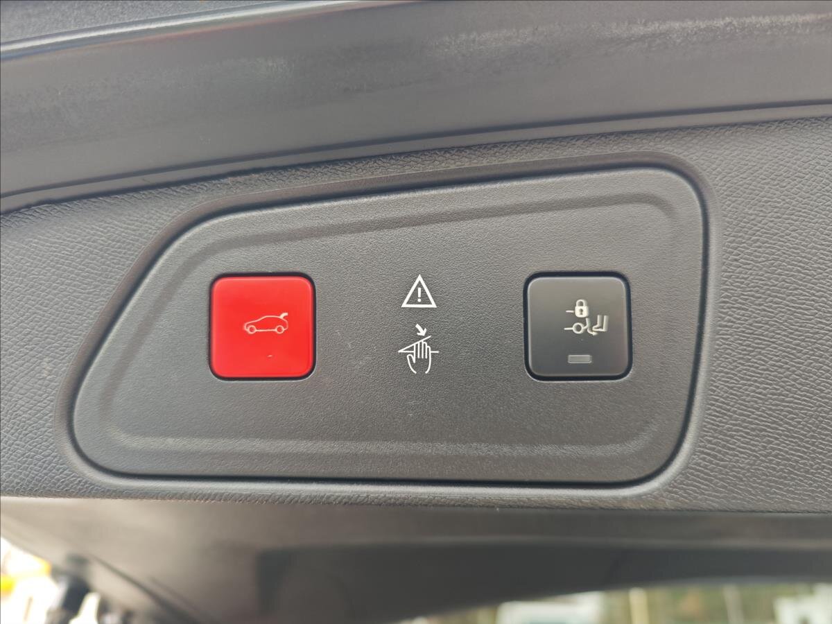 Peugeot 3008 SUV / Terénní 2,0 l 110 kw