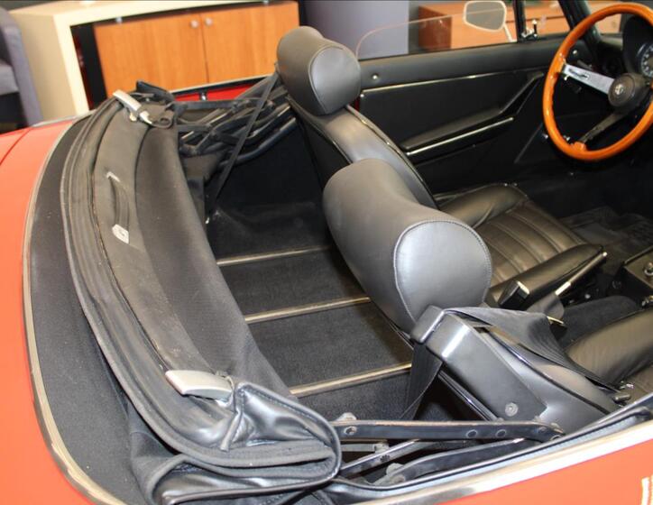 Alfa Romeo Spider 17