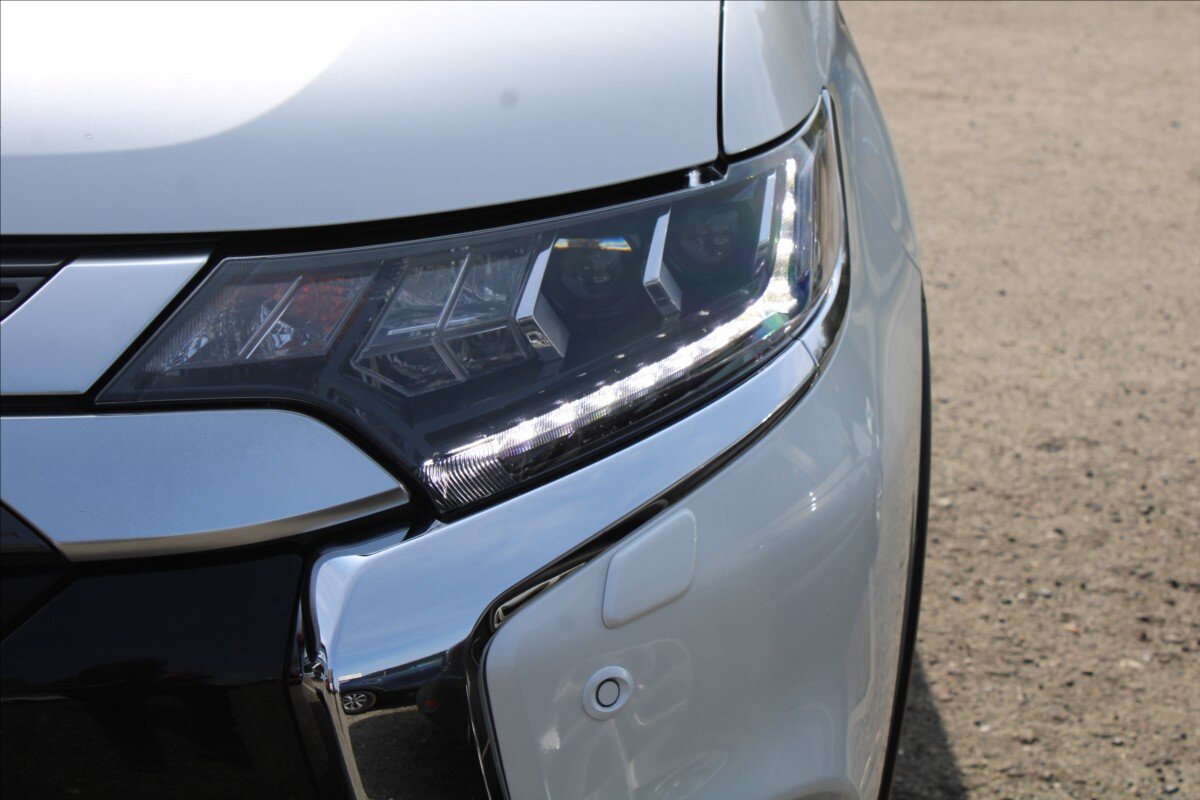 Mitsubishi Outlander SUV / Terénní 2,0 l 110 kw