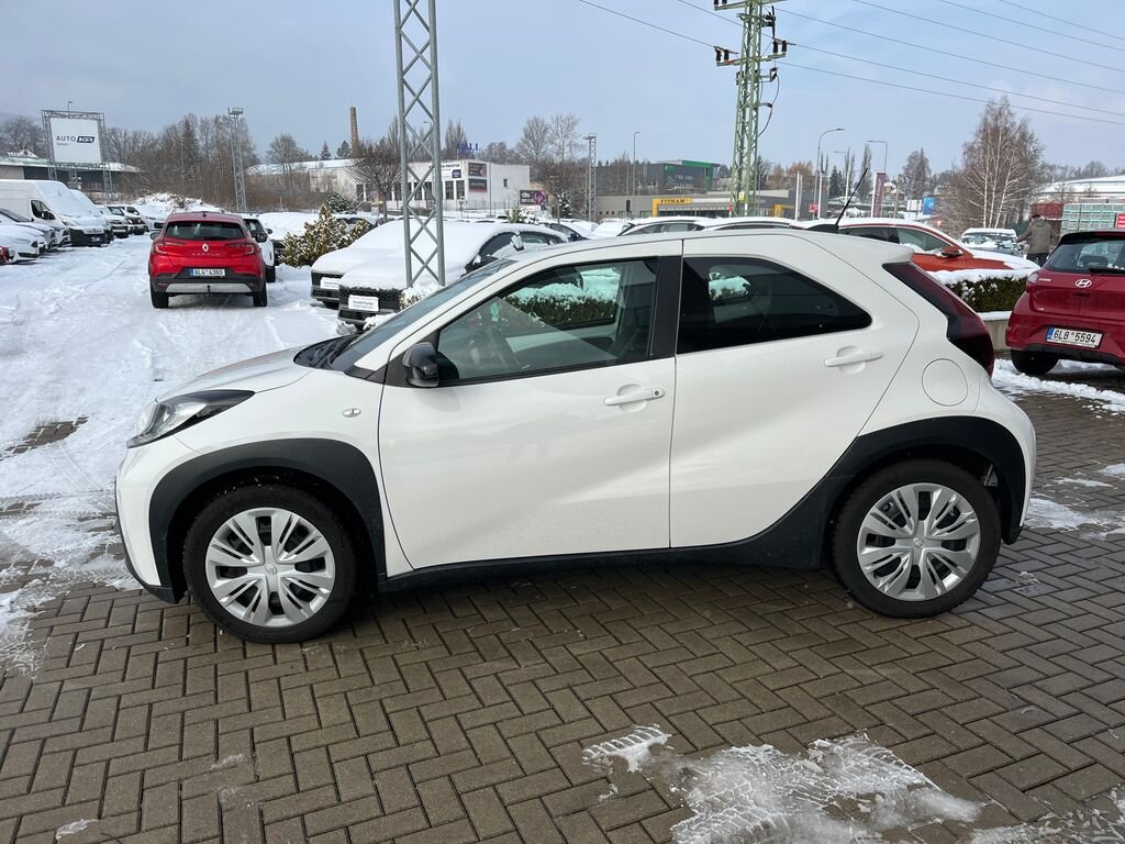 Toyota Aygo Hatchback 998,0 53 kw