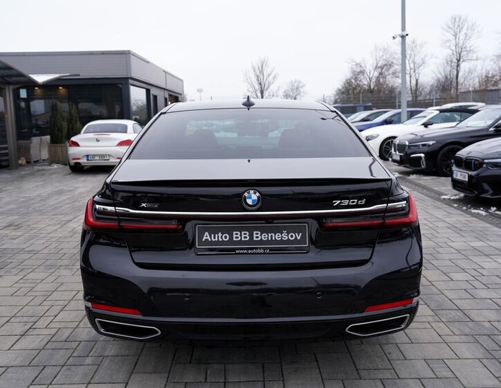 BMW Řada 7 Sedan 3,0 l 210 kw