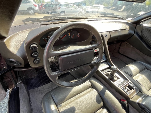 Porsche 928