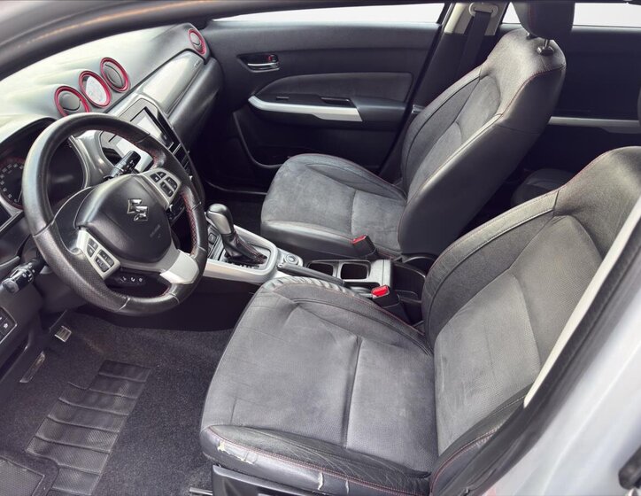 Suzuki Vitara SUV / Terénní 1,4 l 103 kw