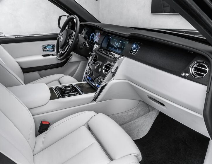 Rolls-Royce Cullinan 15