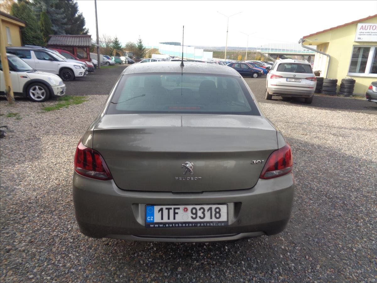 Peugeot 301 Sedan 1,6 l 73 kw