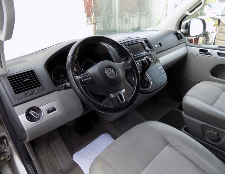 Volkswagen Multivan 15