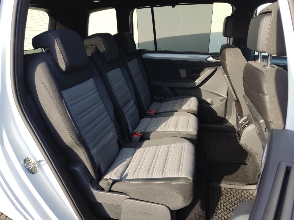 Volkswagen Touran MPV 1,5 l 110 kw