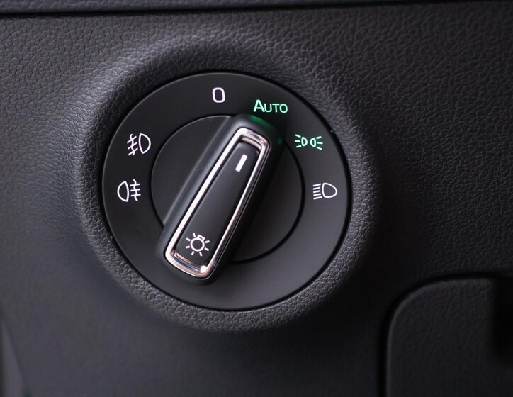 Škoda Karoq SUV / Terénní 1,5 l 110 kw