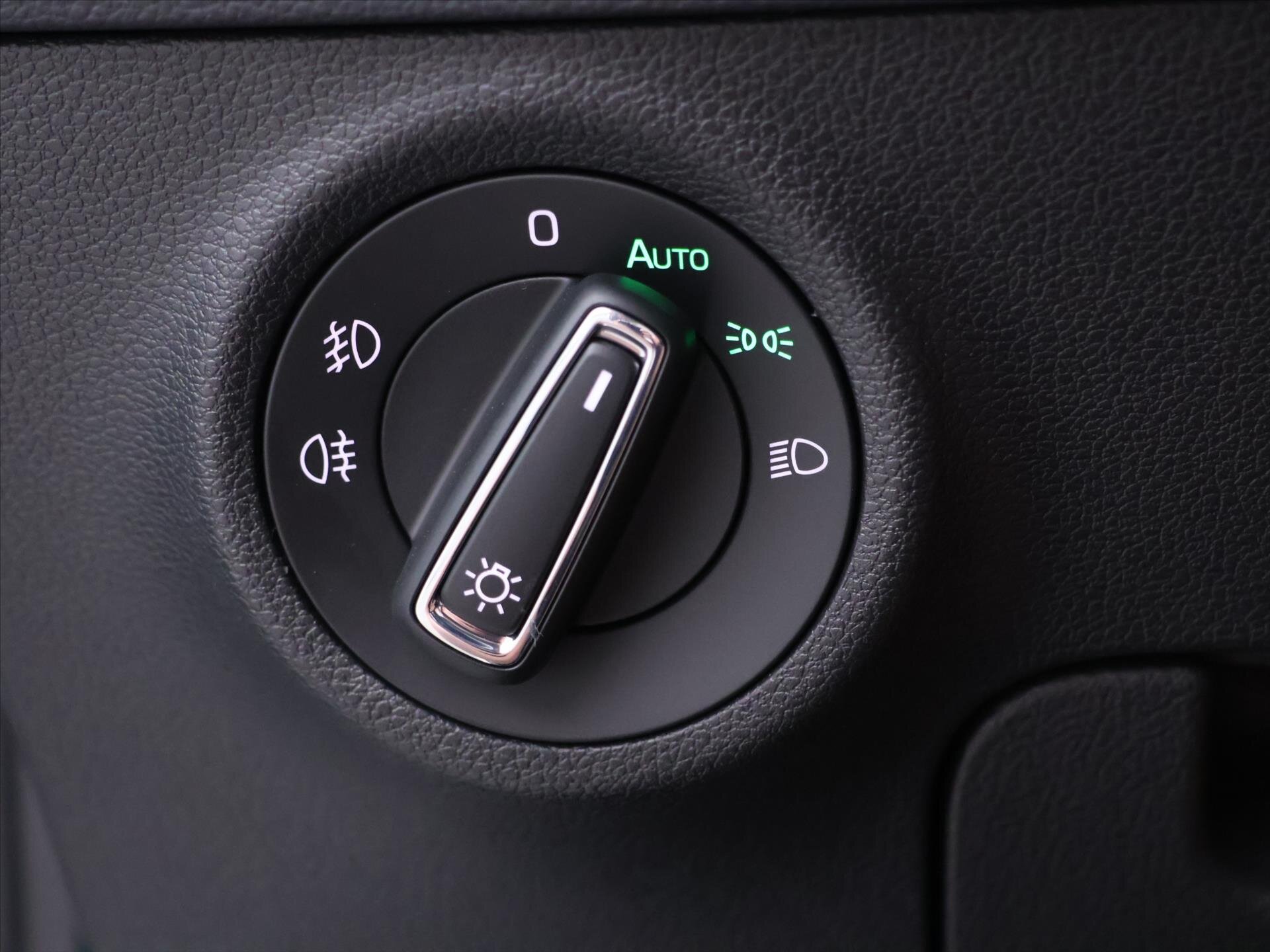 Škoda Karoq SUV / Terénní 1,5 l 110 kw