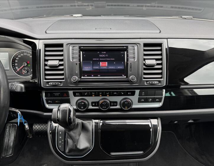 Volkswagen Multivan 16