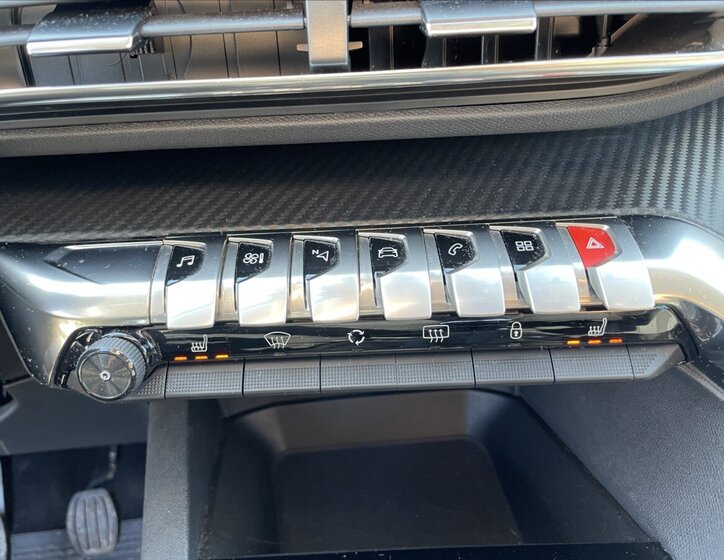 Peugeot 3008 MPV 1,2 l 96 kw