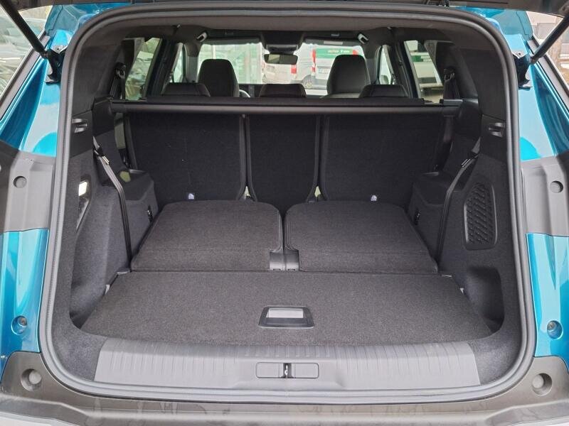 Peugeot 5008 SUV 1,2 l 107 kw